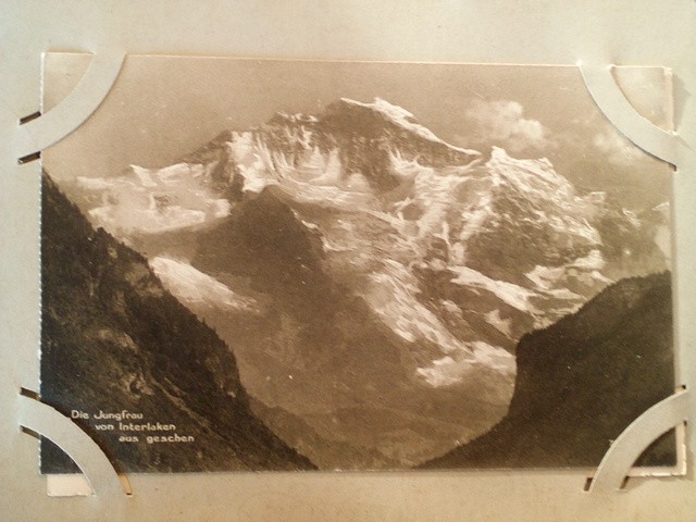 /Switzerland/CH_Place_1900-1949_Die Jungfrau von Interlaken aus gesehen.jpg